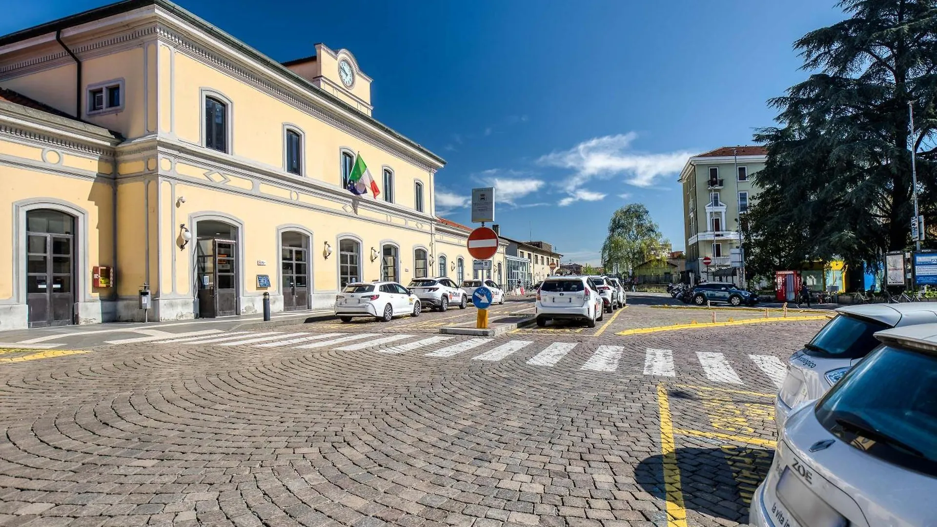 Angolo Di Corso Cavour - Ultimo Piano Centrale E Luminoso Pavia